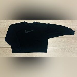 Nike Black 3D Patch Swoosh Pullover Crewneck Cropped Sweatshirt Women’s Medium